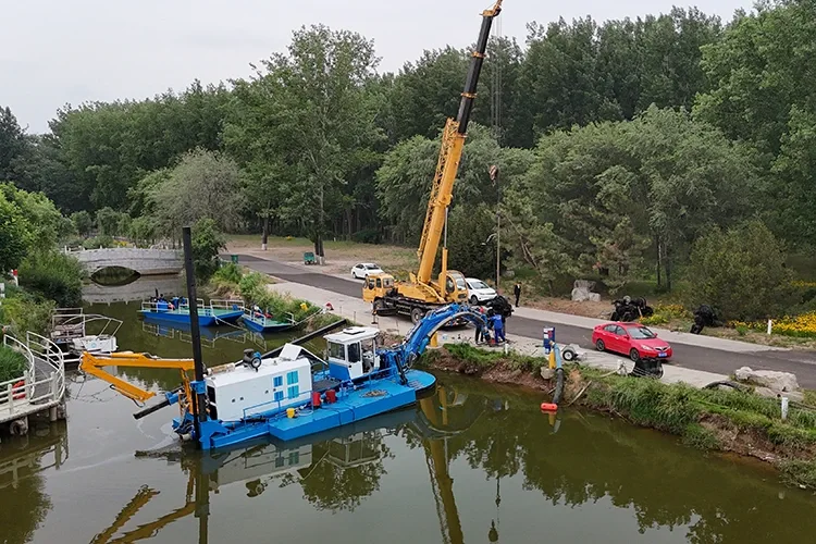 Amphibious Multifunctional Dredge