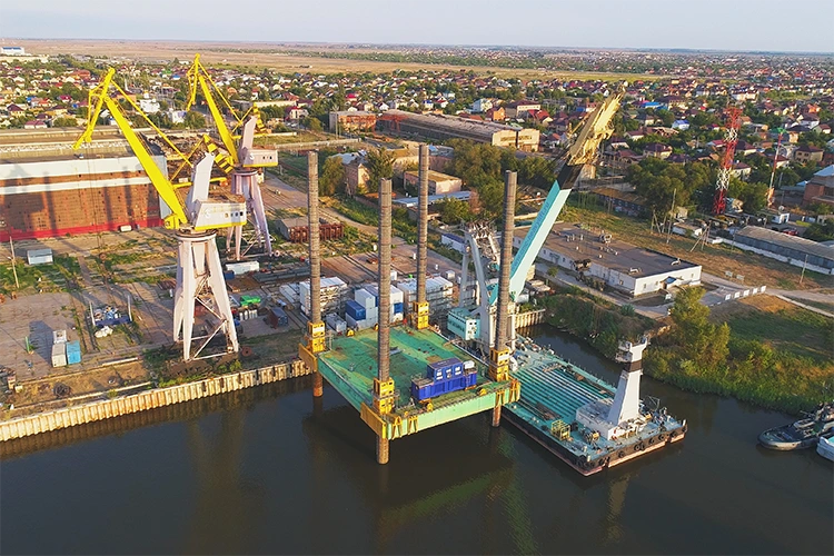 Excavation Self-elevating Platform